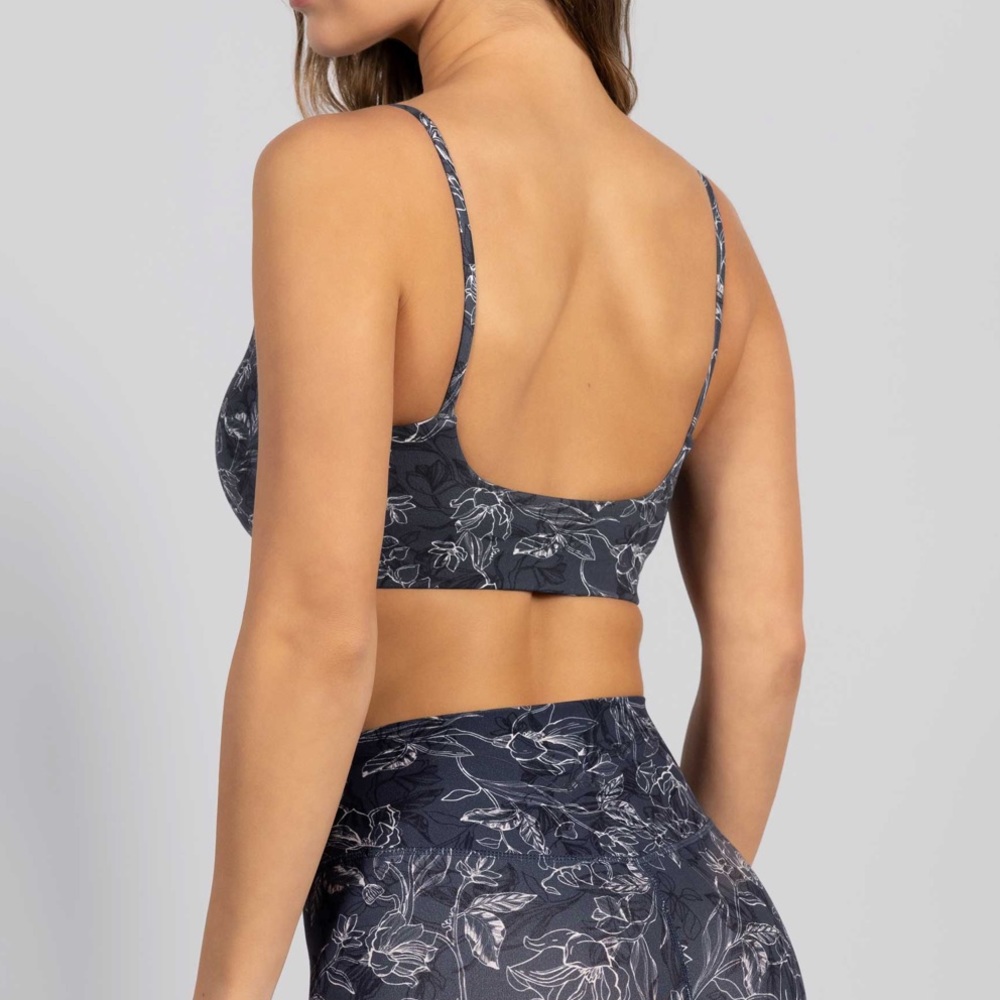Wonder light support bra by Stori